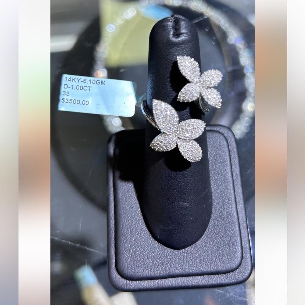 14k White Gold & 1 carat Diamond Flower Statement Cocktail ring Retail $3500
